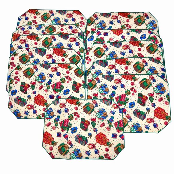 LOT OF 11 VINTAGE FABRIC CHRISTMAS GIFT PRESENT PLACEMATS - Picture 1 of 5